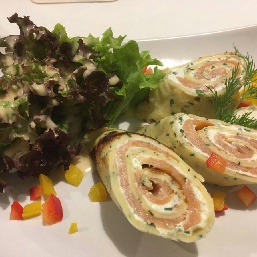 Lachsroulade mit Frischkäse als Vorspeise